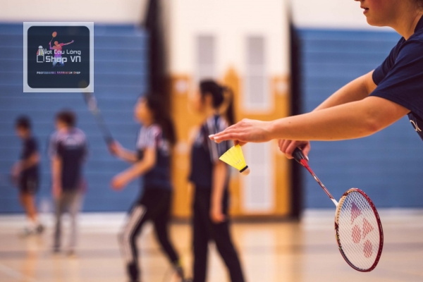 luật phát cầu lông