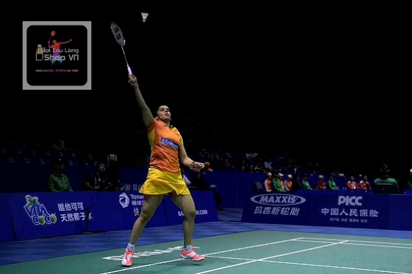 kỹ thuật đánh cầu cao thuận tay