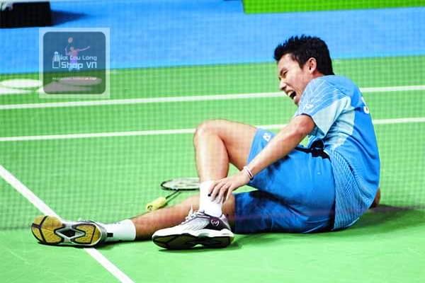 Chấn thương cổ chân khi đánh cầu lông