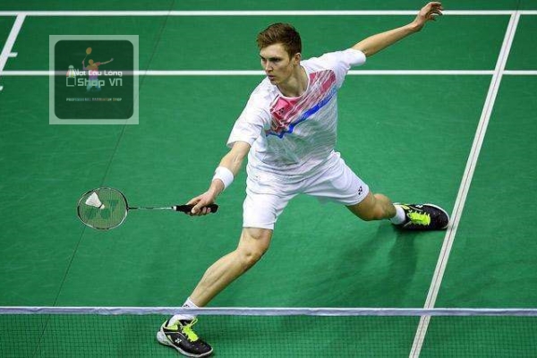 đánh cầu lông có bị đau khuỷu tay không?