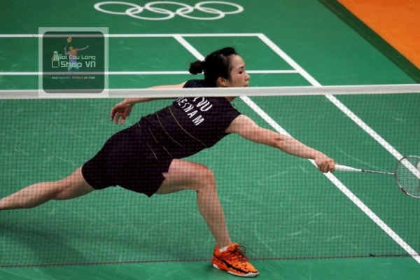 kỹ thuật đánh cầu cao trái tay