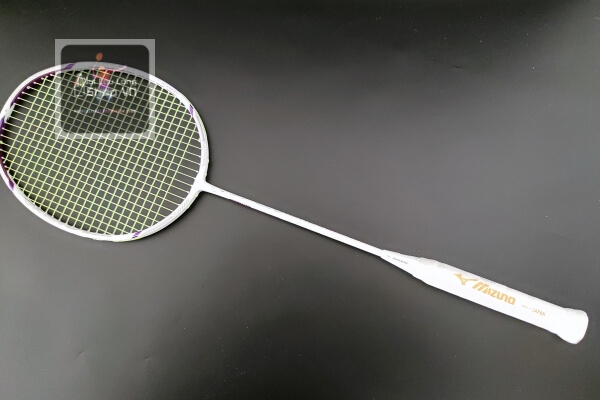 vợt cầu lông 4u là gì?