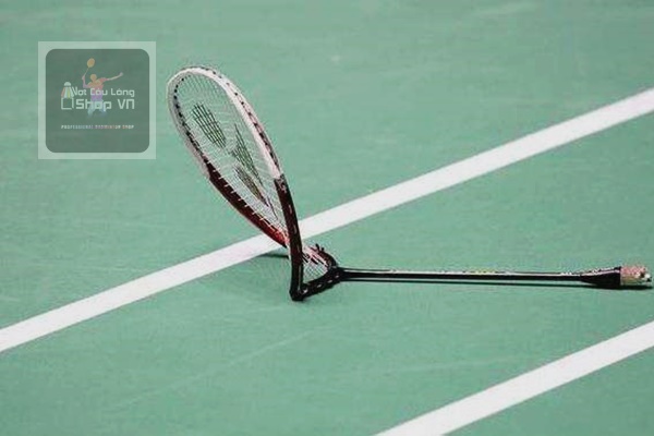 Vì sao nên cắt lưới vợt cầu lông