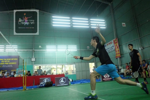 Học cách đánh cầu lông xoáy