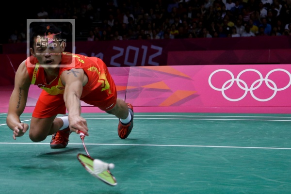 dòng vợt cầu lông lining axforce