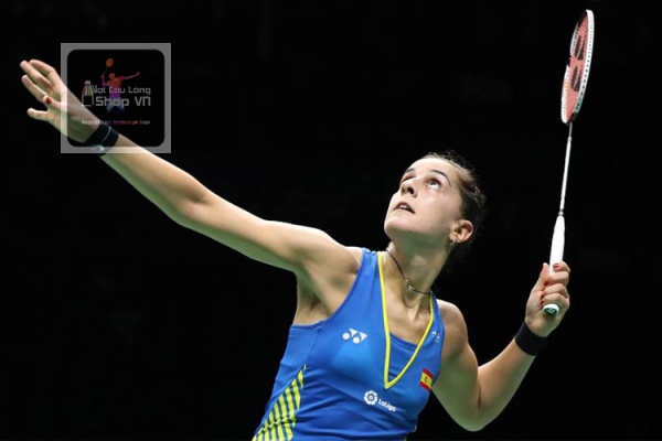 Chơi cầu lông có bị tay to?