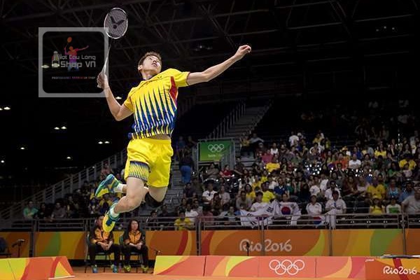 Đỡ cầu lông bằng đòn đập nhảy