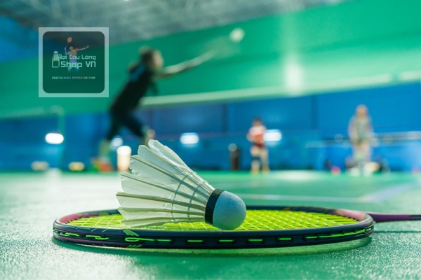 Thoát vị đĩa đệm có nên chơi cầu lông