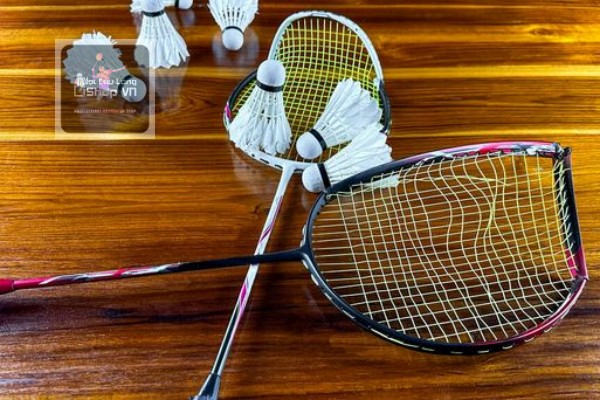 Gãy vợt cầu lông