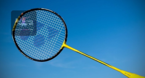 vợt yonex cho người mới chơi