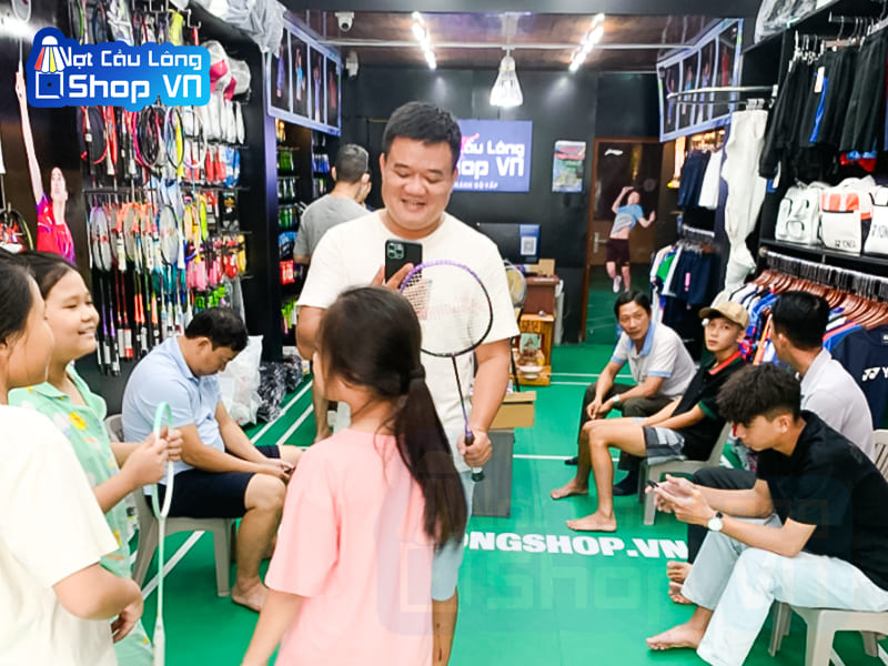 Cách nhận biết vợt cầu lông chính hãng một cách nhanh nhất