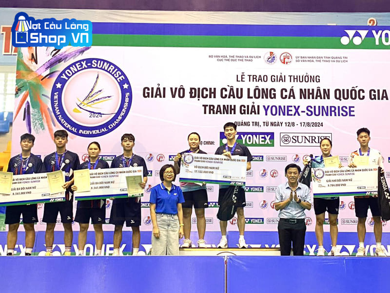 Lễ trao giải vô địch đôi nam nữ cầu lông cá nhân quốc gia 2024